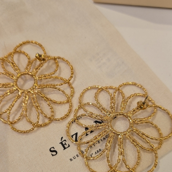 Sezane Helene Gold Petal Statement Earrings, French, Like New, Fashion - Picture 6 of 7